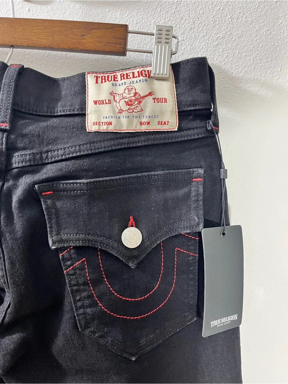 True Religion Geno Flap Relaxed Slim Jean Mens Size 28 x 32 Red Stitching New